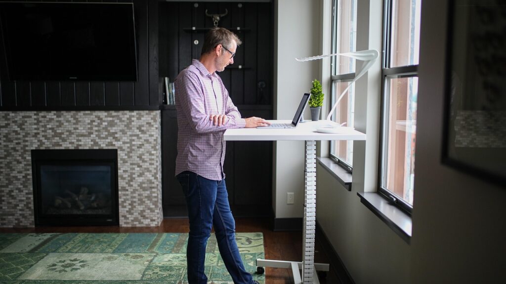 standing desk 7349892 1280